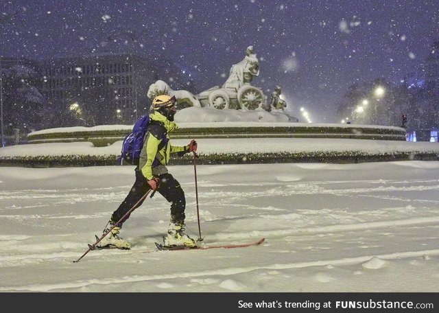 People are skiing in the streets of Madrid for the first time in a century