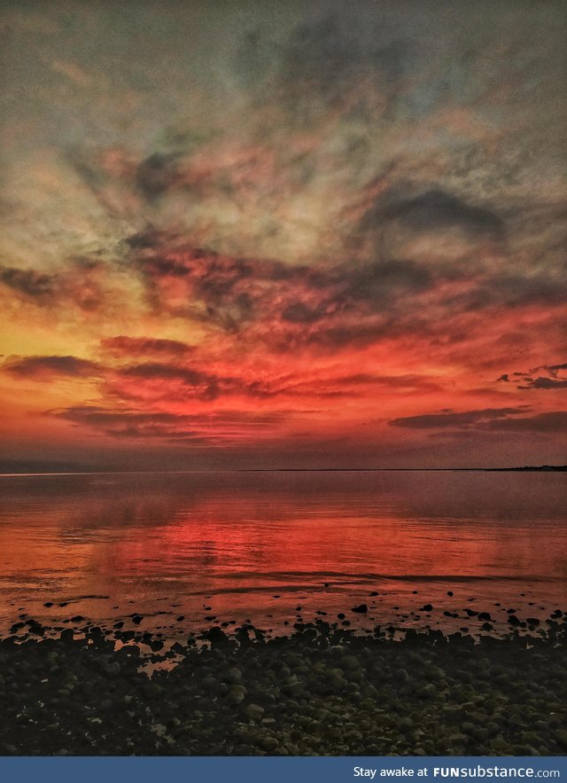 Astonishing tones on this incredible sunset. Piriápolis, Uruguay