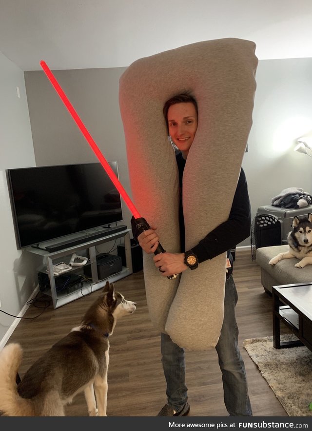 My wife just got a pregnancy pillow - which prompted me to try and cosplay as aayla