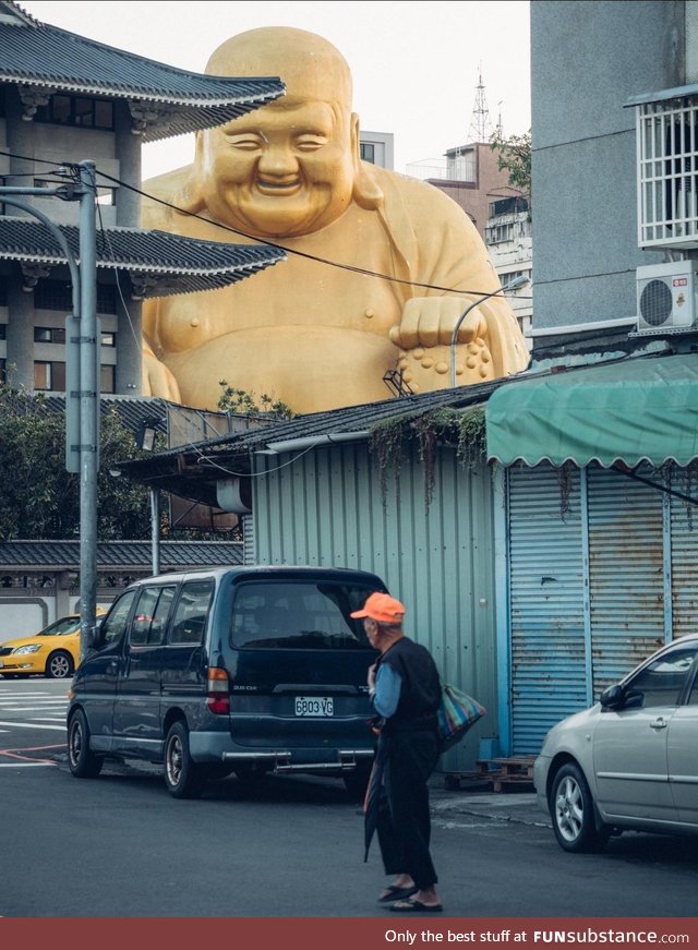 Big Boy Buddha the Enlarged Enlightening