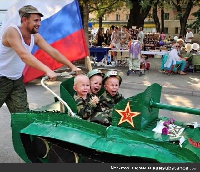 Russian tank crew enter Chechen during the first war in 1992