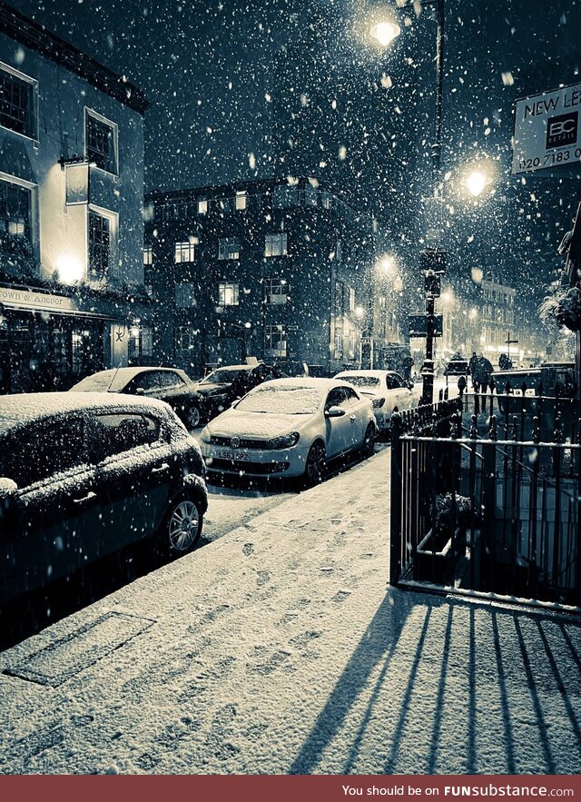 Beautiful snowfall in central London last night