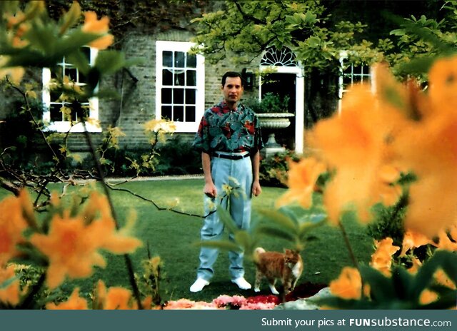 Last photo of freddie mercury took on Aug 28 1991, exactly 32 years ago