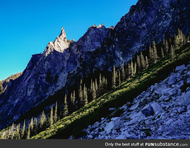 The break of dawn at Aasgard's pass in the Enchantments