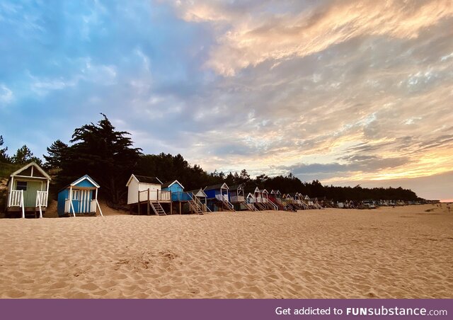 [OC] Beach huts at Wells Next-the-Sea, Norfolk England