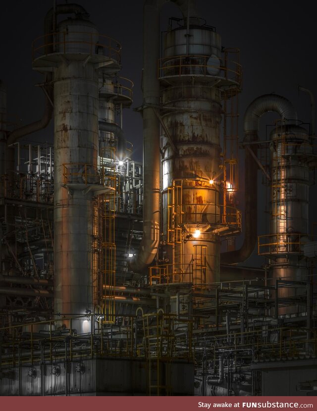 I guess it's a chemical plant. Kawasaki, Japan