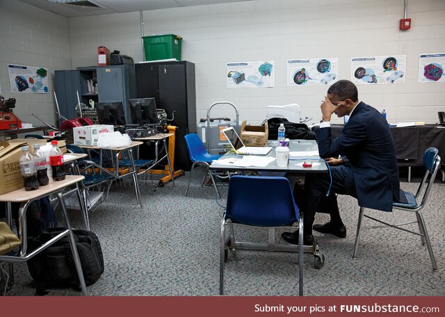 Obama sits alone in classroom before speaking at memorial service for victims of Sandy