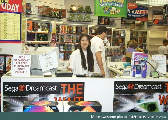 GameStop selling the Sega Dreamcast on launch day 9-9-1999