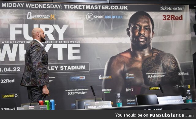 Boxer has a face-off with his opponent who didn't show up