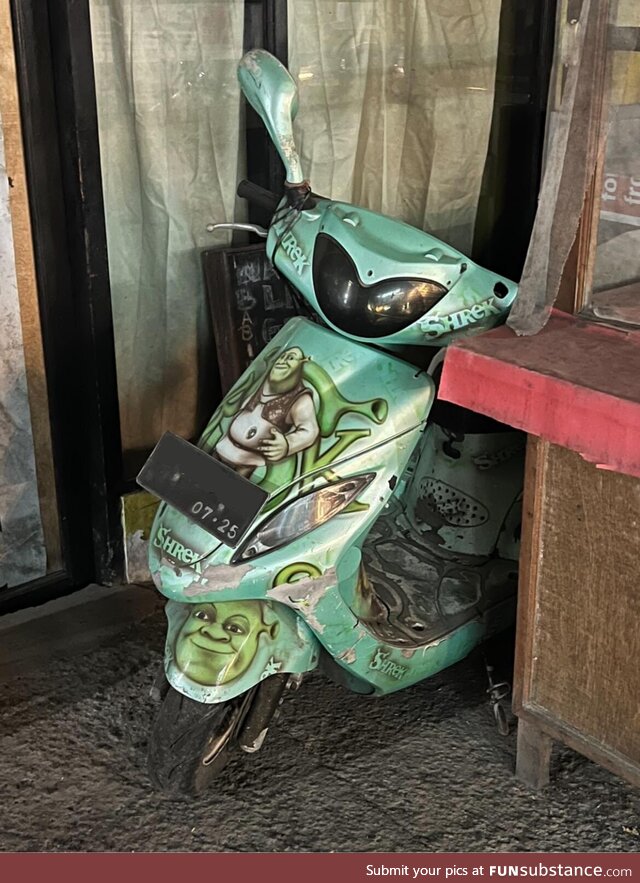 A special scooter in Bali