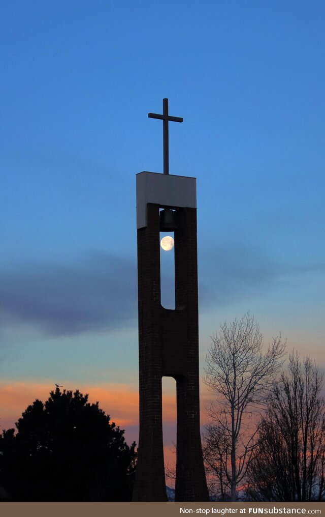 Cross-bell-moon morning sky