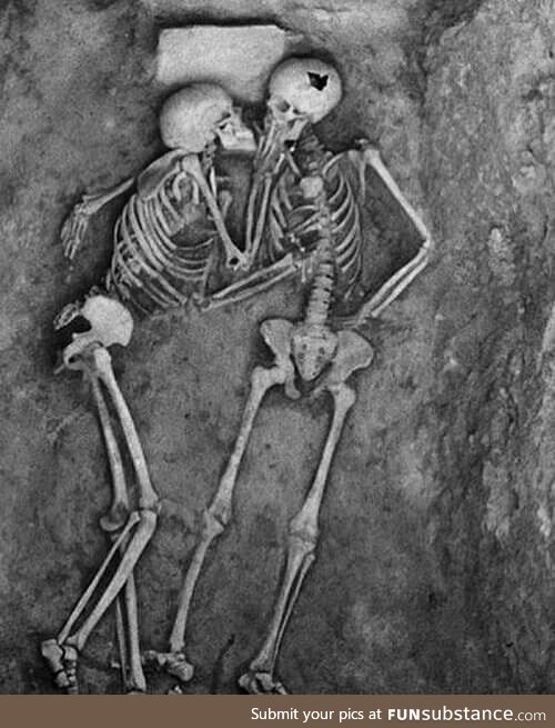 The "Hasanlu lovers" died around 800 B.C. And were discovered in 1972