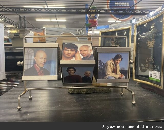 Came across this neat Smallville photo display today