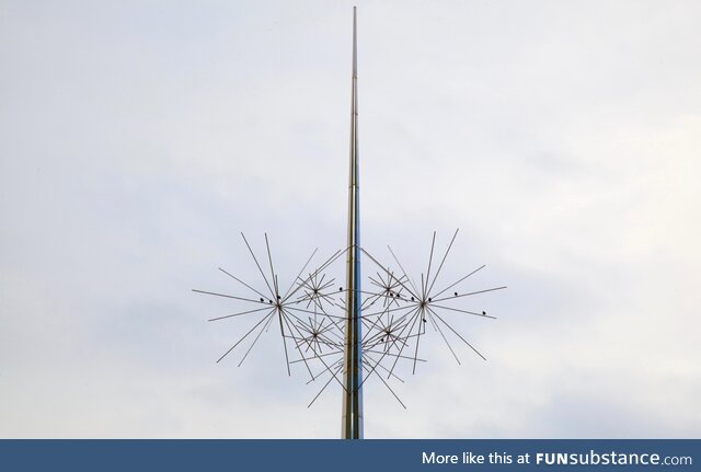 "Ad Astra" by Richard Lippold, Smithsonian National Air and Space Museum, Washington,