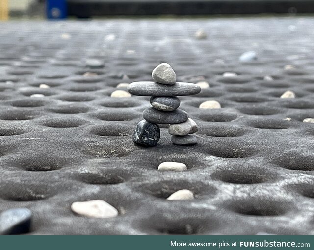 [oc] mini inukshuk