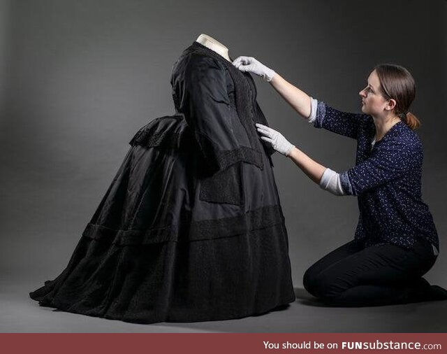 Queen Victoria's black mourning dress