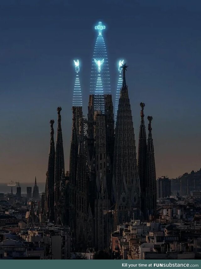 Sagrada Família in Barcelona completed with drone lighting by DRIFT (more buildings in