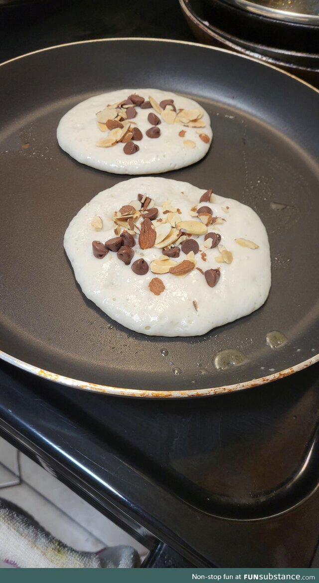 John Oliver said "pancakes for lunch!" It's 12:40 in tx