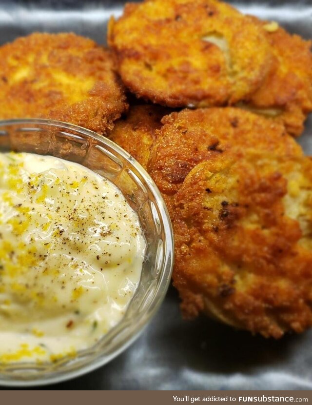 [OC] Fried green tomatoes with a lemon garlic truffle aioli