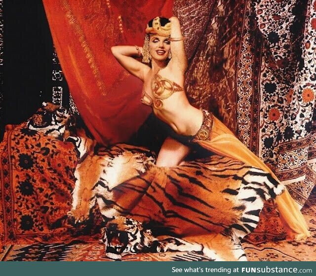 I love this pic of marilyn monroe as cleopatra