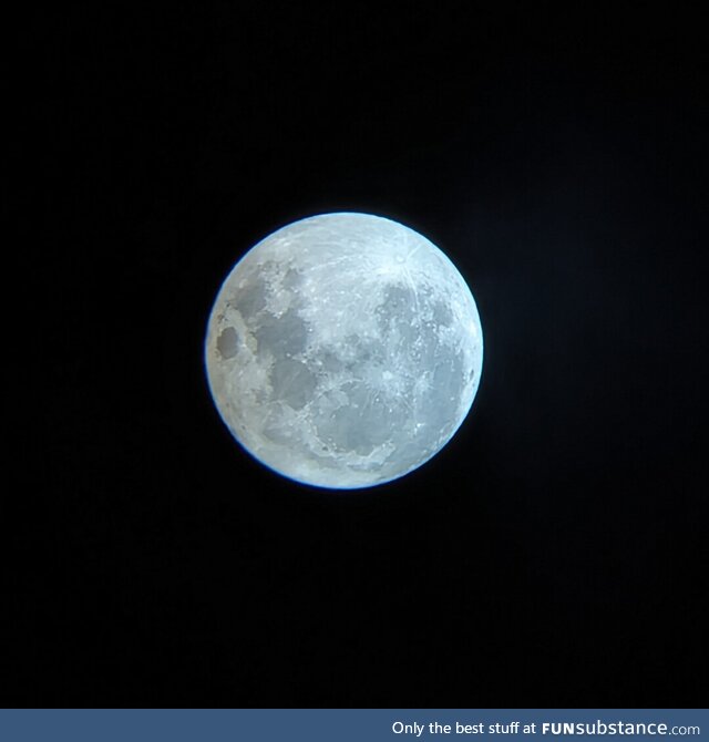 Super Blue Moon, captured around 1am 31st August 2023 in Sussex, South East England