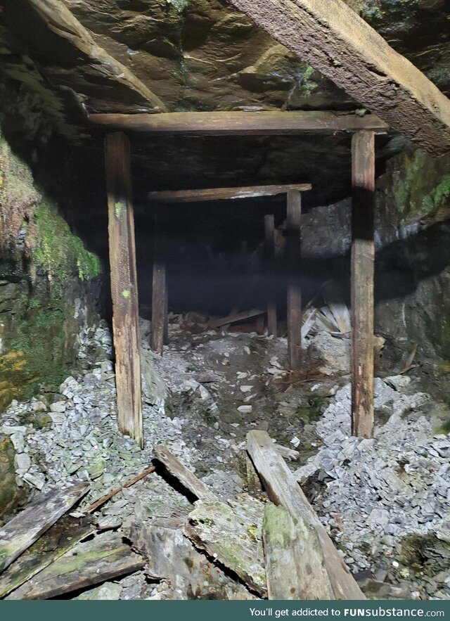 Abandoned tunnel route deep under Niagara Falls