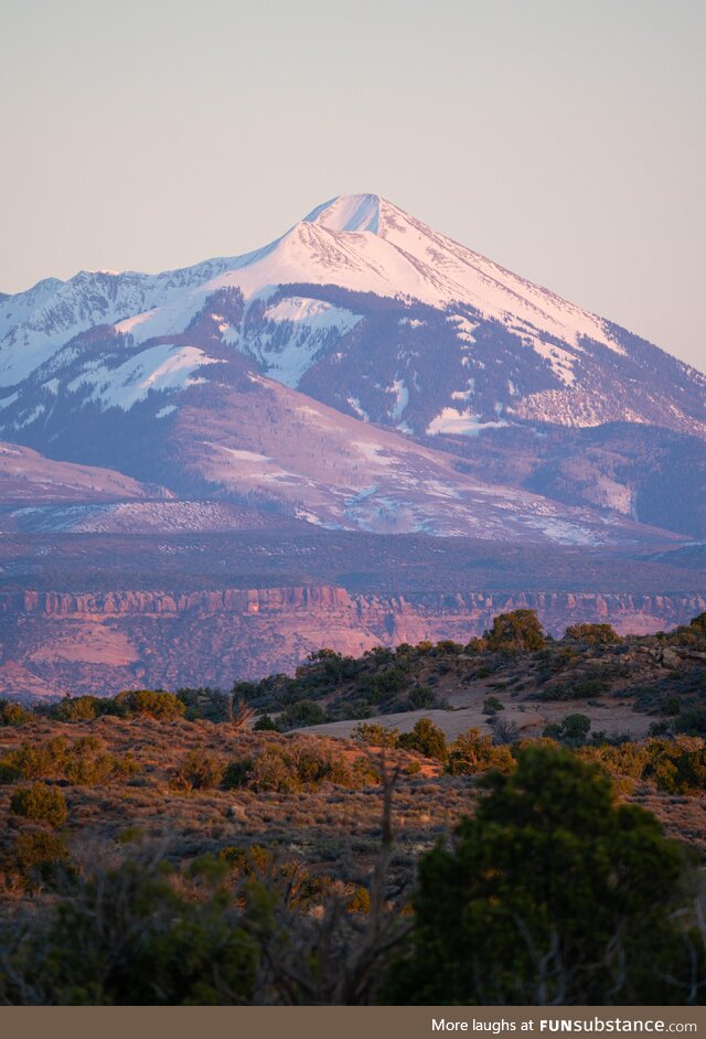 Looking across the desert at Mt Waas, Utah