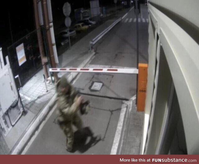 [OC] Last image from the Ukraine/Russia border crossing before the feed was cut