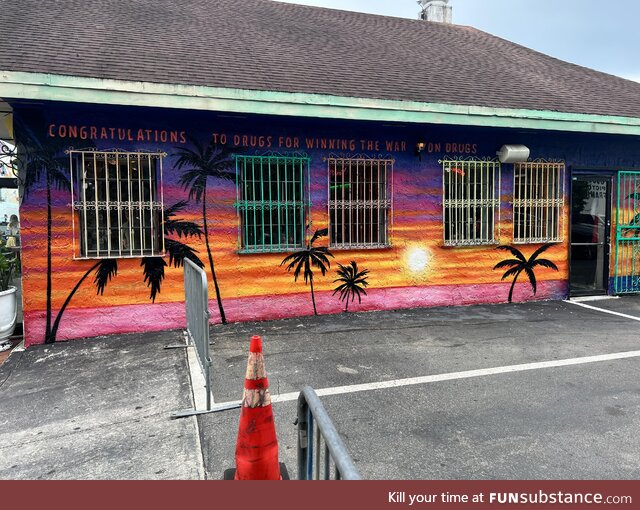 [OC] a lovely sunset from Calle Ocho, Miami