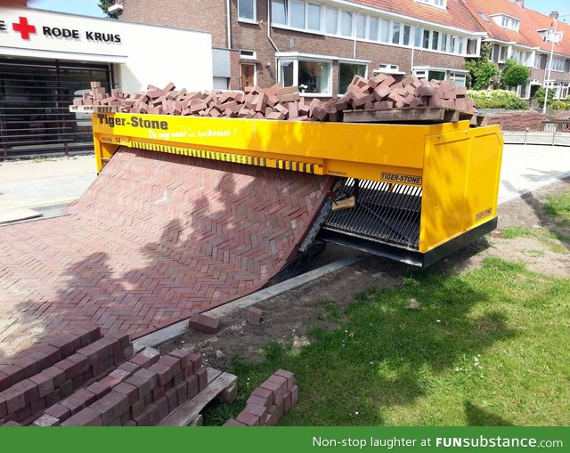 The amazing Tiger Stone brick laying machine!