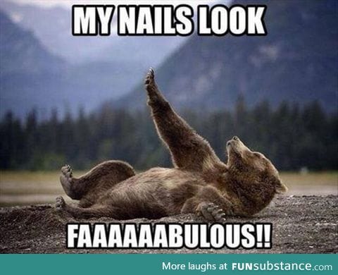 Being a girl and getting your nails looking gud you be like: