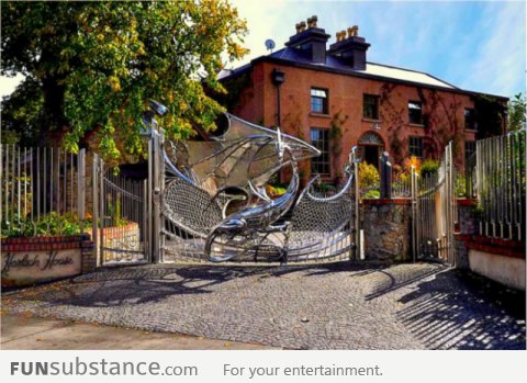 I want this gate