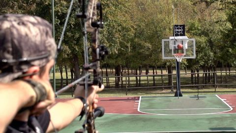 Guy show off some amazing archery trick shots