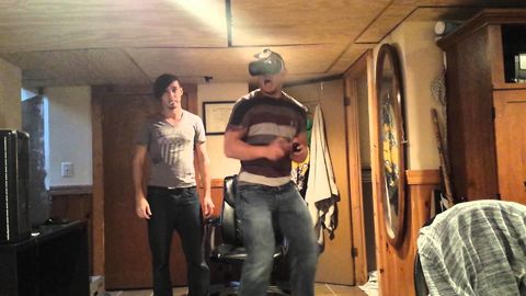 Guy tries a horror game with oculus rift virtual reality