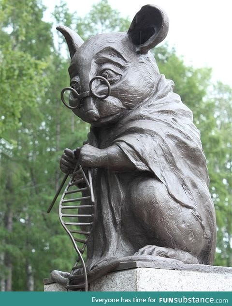 Russian statue honoring the contribution of mice to scientific research