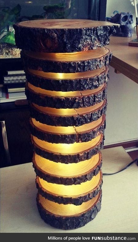 Lamp from log slices