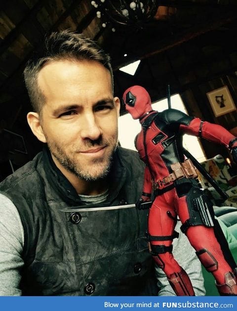 Ryan reynold playing with himself