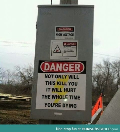 Electrical fence warning sign