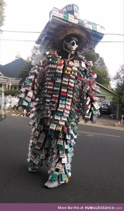 This costume of day of the dead is stunning