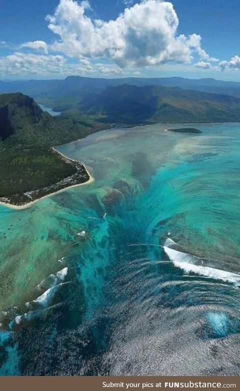 Underwater Waterfall Illusion-Mauritius Island