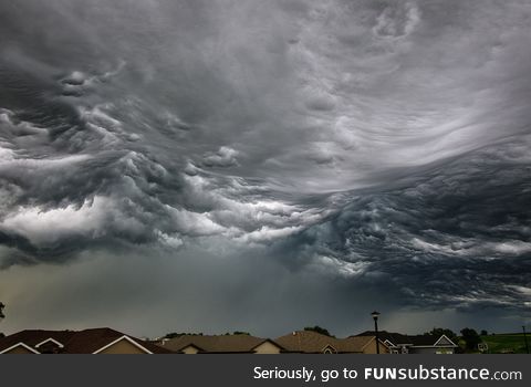 Sky that looks like a rough sea