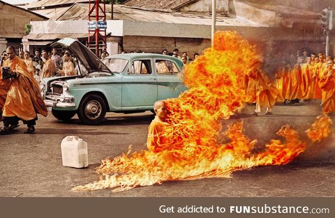 Buddhist Monk burns himself alive in protest - Vietnam, 1963