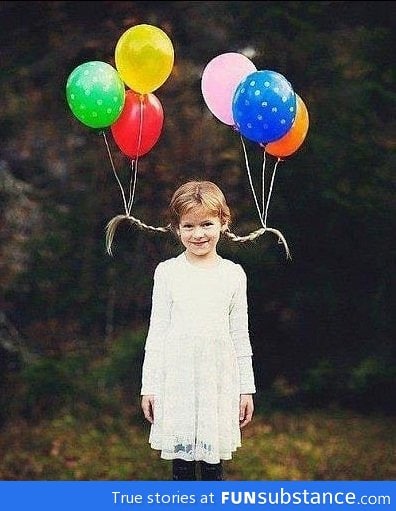 Mom does daughter's hair for "crazy hair day" at school