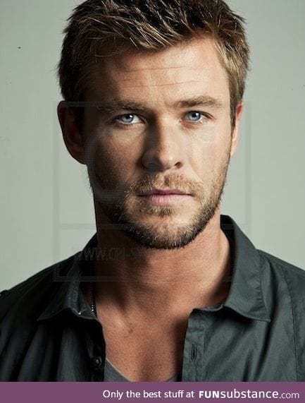 I'm not gay, but Chris Hemsworth is HOT