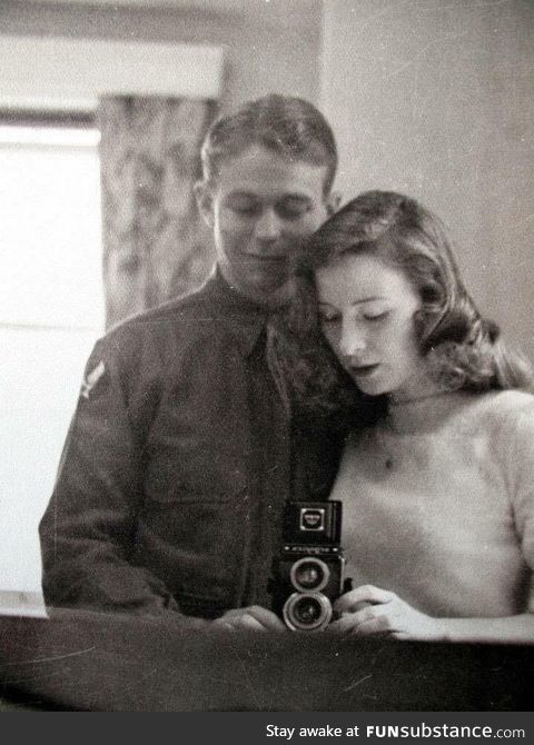 Wartime selfie, 1940