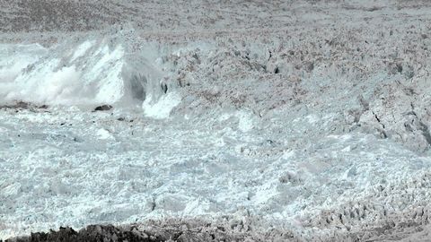 What it looks like when a piece of glacier the size of Manhattan breaks off into the ocean