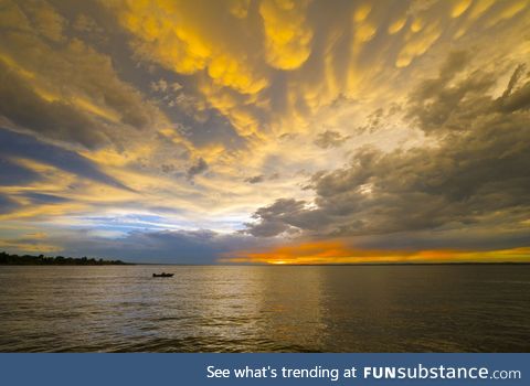 Are we doing sunsets? Lake Mcconaughy, NE (my home)