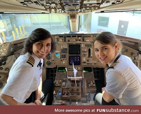 This Delta flight was piloted by a mother and daughter flight crew