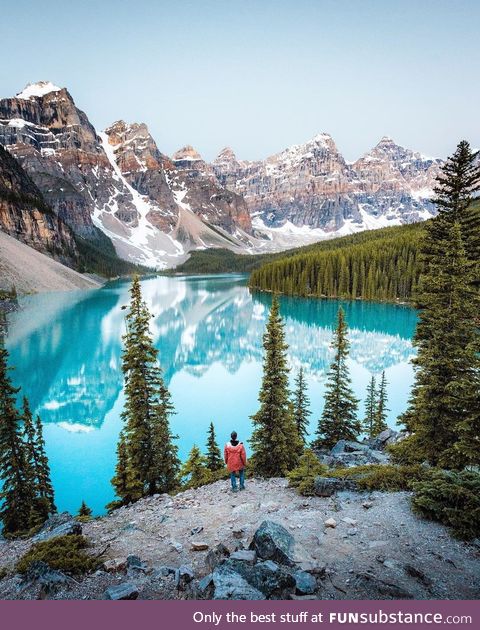 Moraine lake, alberta canada