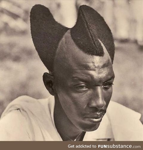 100 year old picture show how amazing the traditional Rwandan hairstyle was